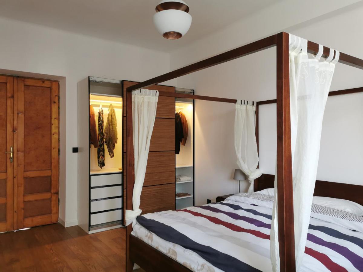 Designer Apartment 110M2 With King Size Beds & Equipped Kitchen クラクフ エクステリア 写真